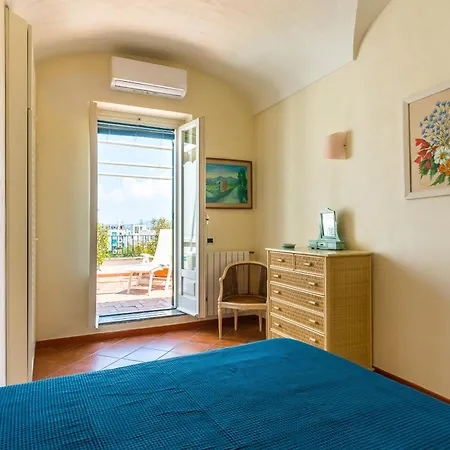Blumarina Terrace On Apartamento Isquia